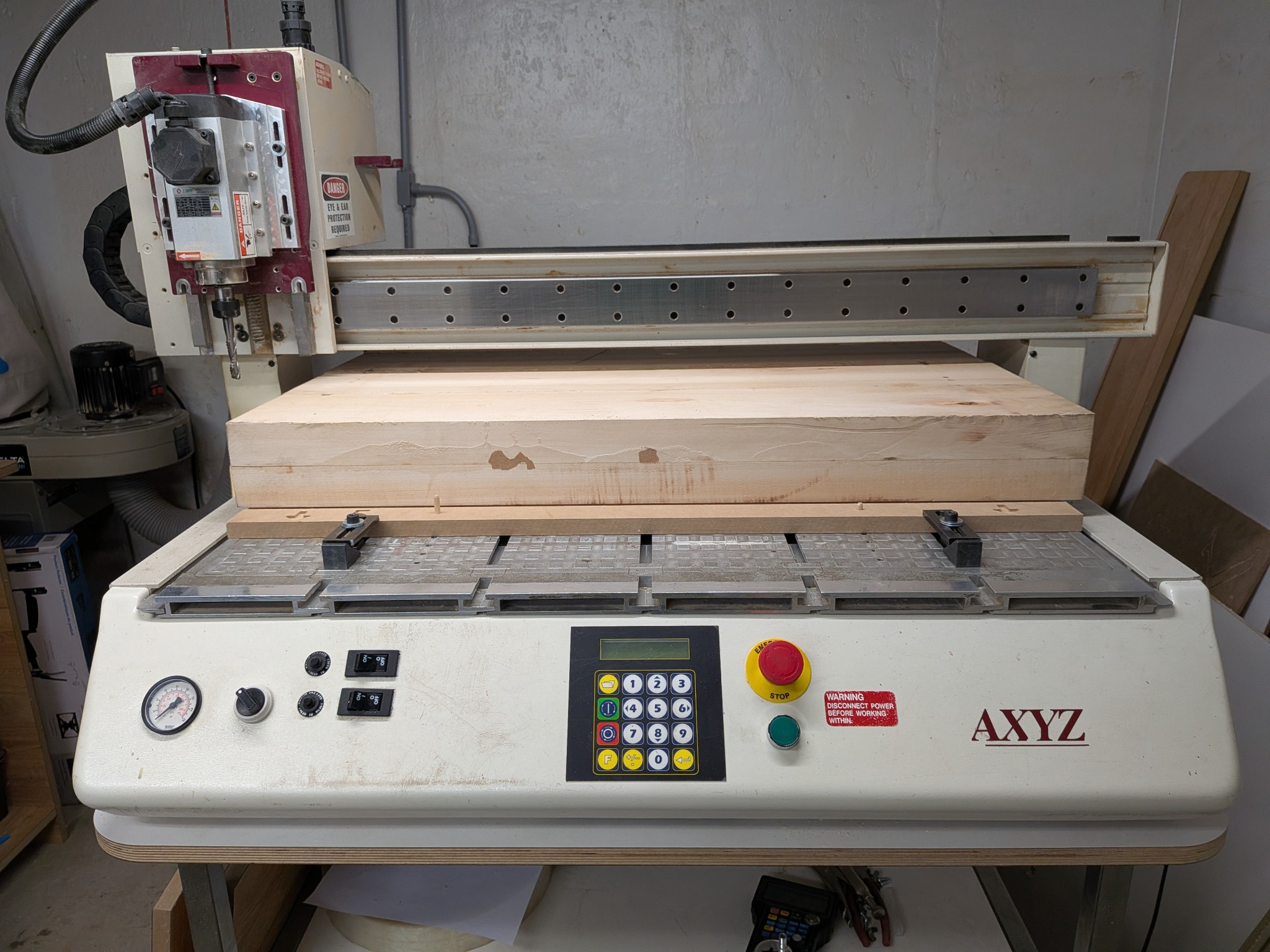 Machine AXYZ Millennium dans l’atelier