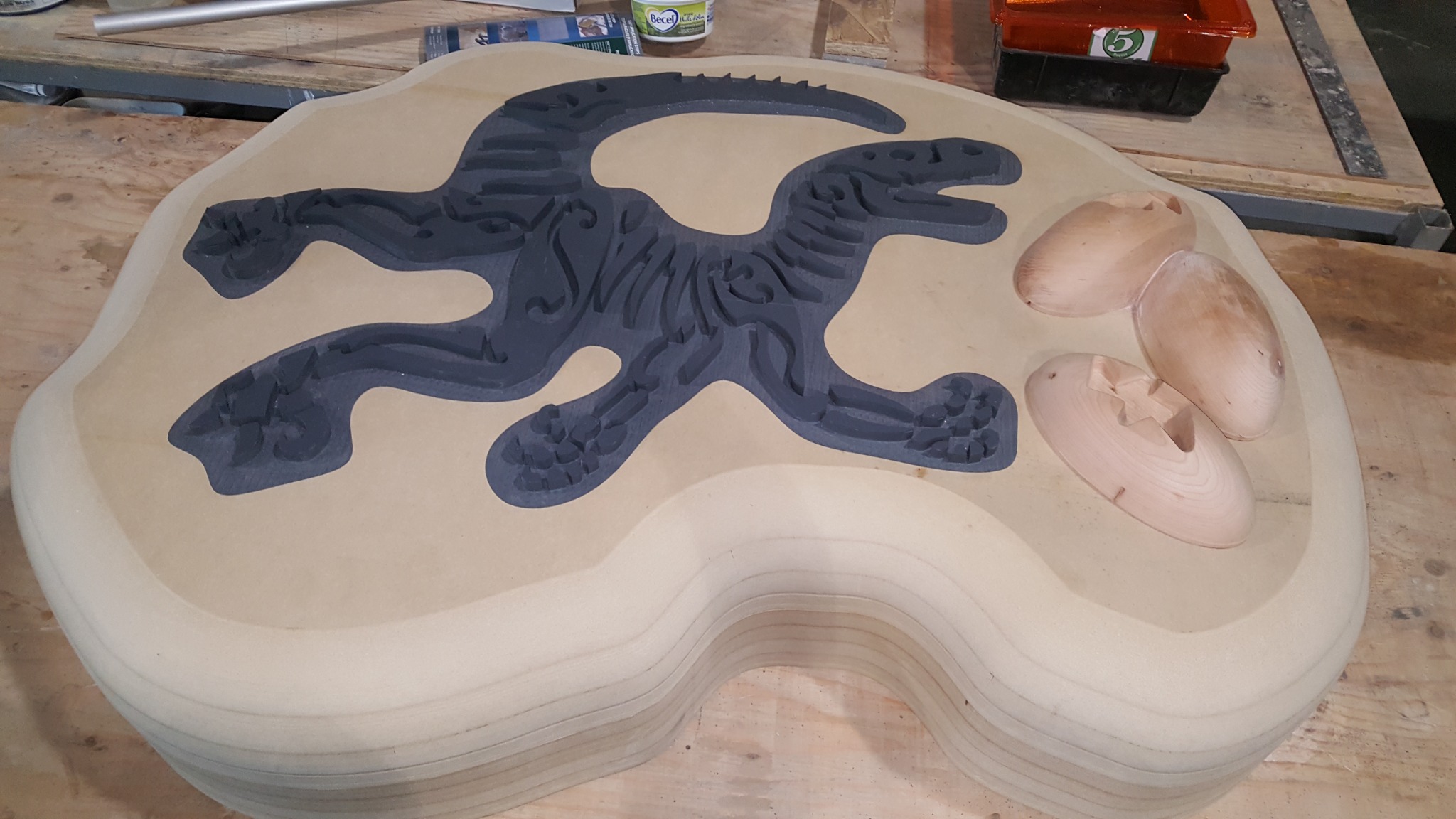 Moule artistique terminé avec détails sculptés